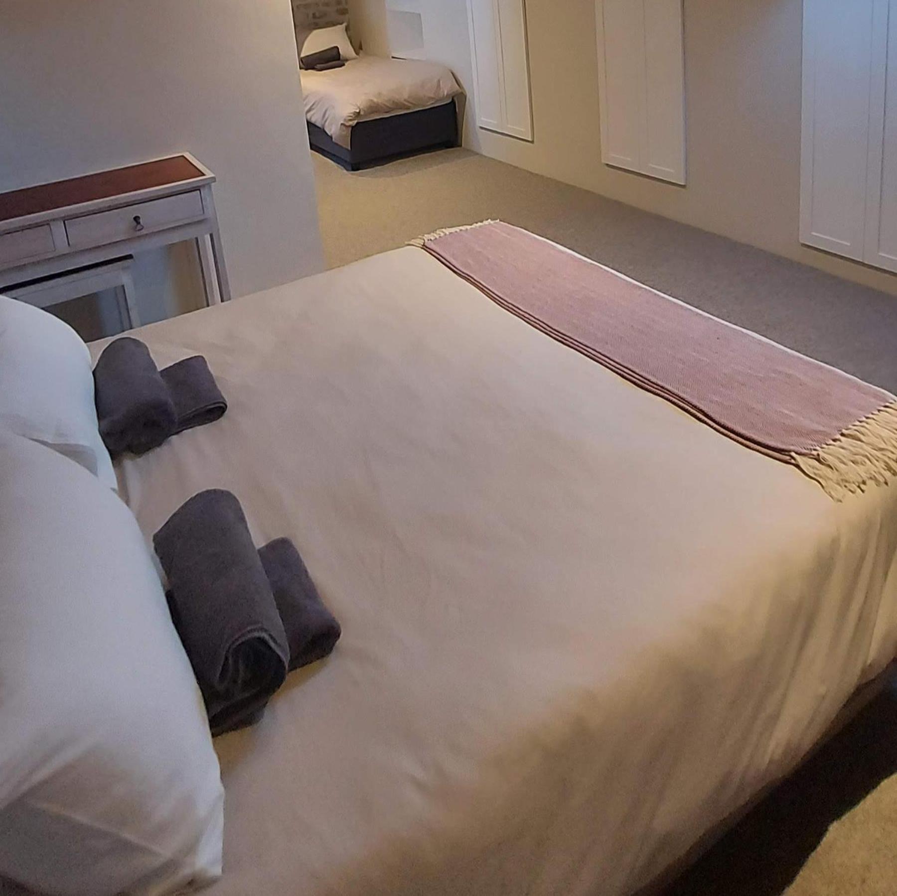 Lakeside Mountain Loft Room photo
